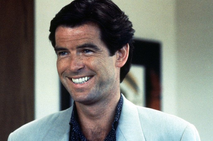 Mrs Doubtfire - Pierce Brosnan Mrs Doubtfire - Pierce Brosnan