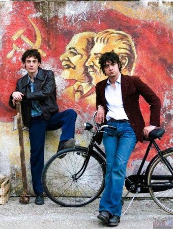 Mio fratello è figlio unico - Elio Germano e Riccardo Scamarcio Mio fratello è figlio unico - Elio Germano e Riccardo Scamarcio