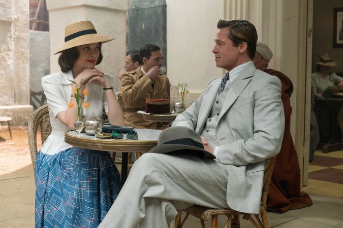 Marion Cotillard e Brad Pitt sono Marianne Beausejoure Max Vatan Marion Cotillard e Brad Pitt sono Marianne Beausejoure Max Vatan