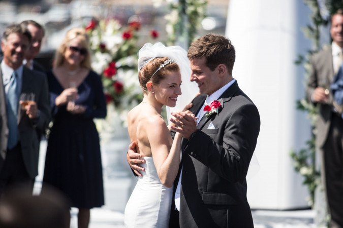 Sienna Miller e Bradley Cooper sono Taya Renae e Chris Kyle Sienna Miller e Bradley Cooper sono Taya Renae e Chris Kyle