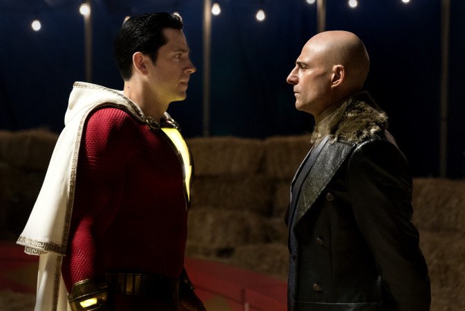 Zachary Levi e Mark Strong sono Shazam e il dottor Thaddeus Sivana Zachary Levi e Mark Strong sono Shazam e il dottor Thaddeus Sivana