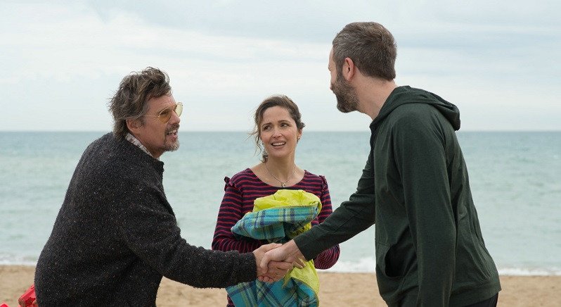 Ethan Hawke, Rose Byrne e Chris O'Dowd sono Tucker Crowe, Annie Platt e Duncan Thomson