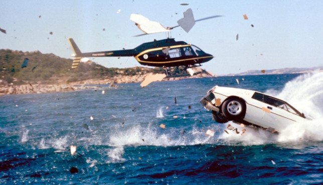 Agente 007 - La spia che mi amava: una delle tante scene girate in Sardegna Agente 007 - La spia che mi amava: una delle tante scene girate in Sardegna