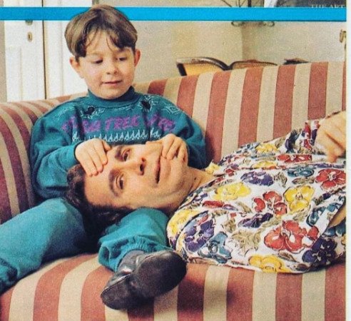 James Casella da piccolo insieme a suo padre Giucas