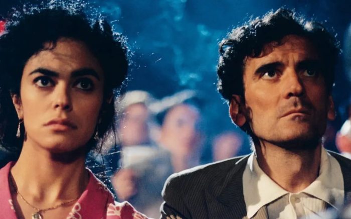 MAssimo Troisi e Maria Grazia Cucinotta ne Il Postino MAssimo Troisi e Maria Grazia Cucinotta ne Il Postino