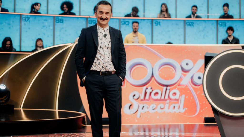 Nicola Savino in prima serata su Tv 8 con 100 % Italia special Nicola Savino in prima serata su Tv 8 con 100 % Italia special