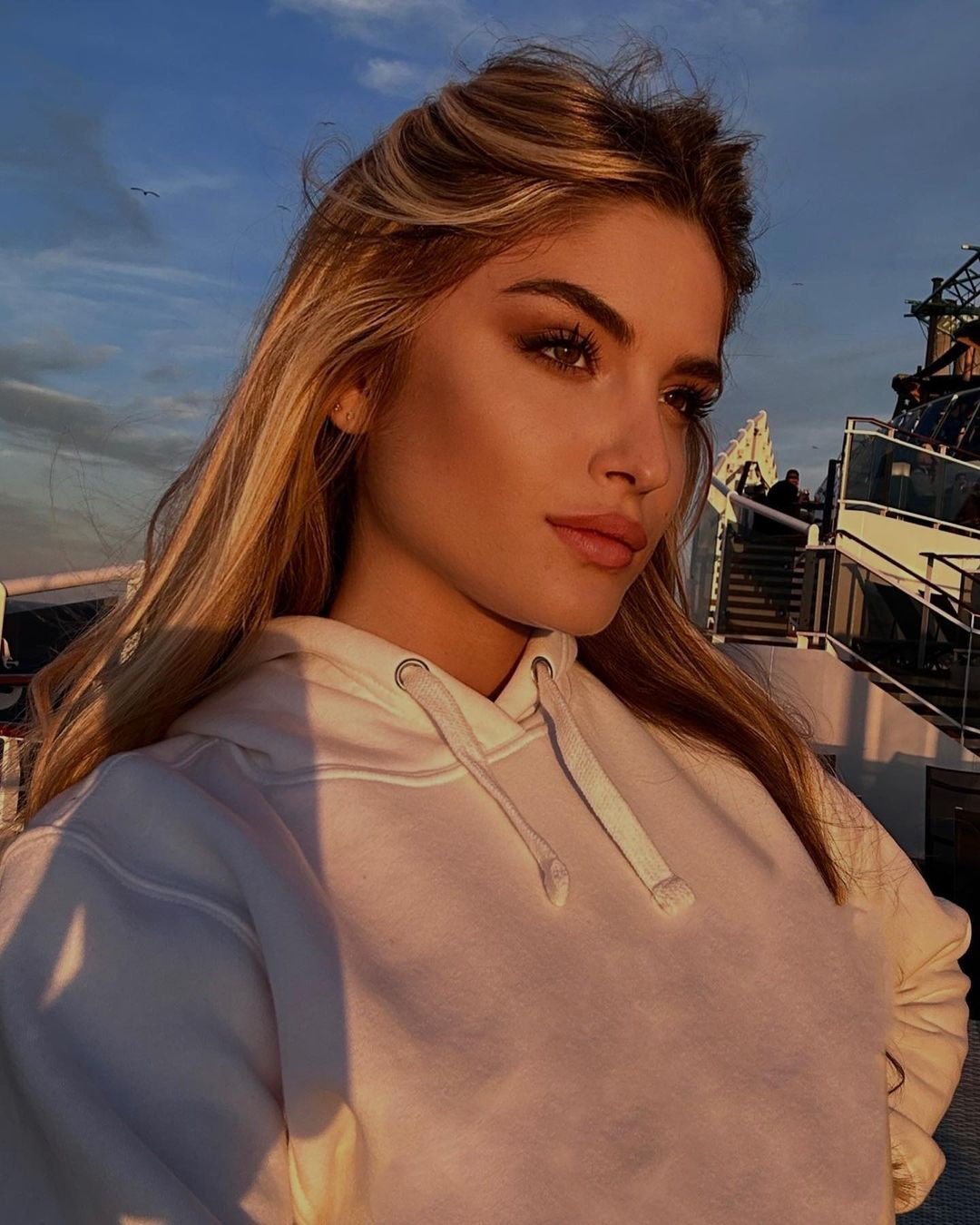 Claudia Motta Claudia Motta