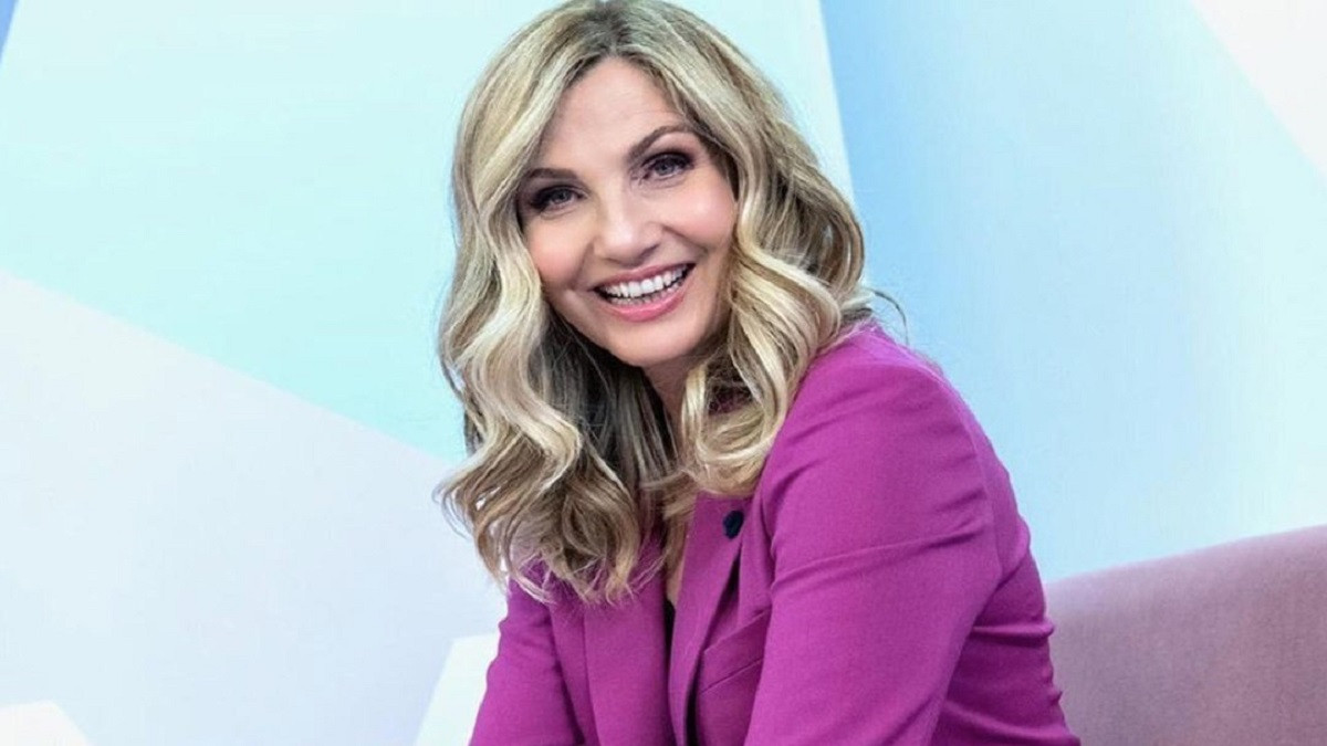 Lorella Cuccarini riconfermata come prof di Amici Lorella Cuccarini riconfermata come prof di Amici