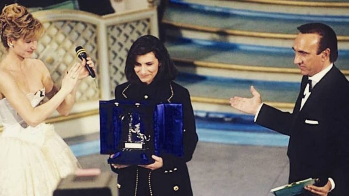 Lorella Cuccarini, Laura Pausini e Pippo Baudo a Sanremo 1993 Lorella Cuccarini, Laura Pausini e Pippo Baudo a Sanremo 1993