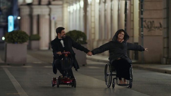 Corro da te stasera in prima Tv su Canale 5 Corro da te stasera in prima Tv su Canale 5