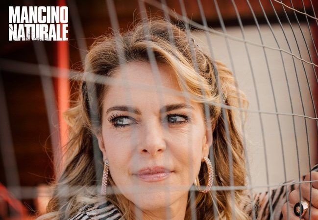 Claudia Gerini in Mancino Naturale