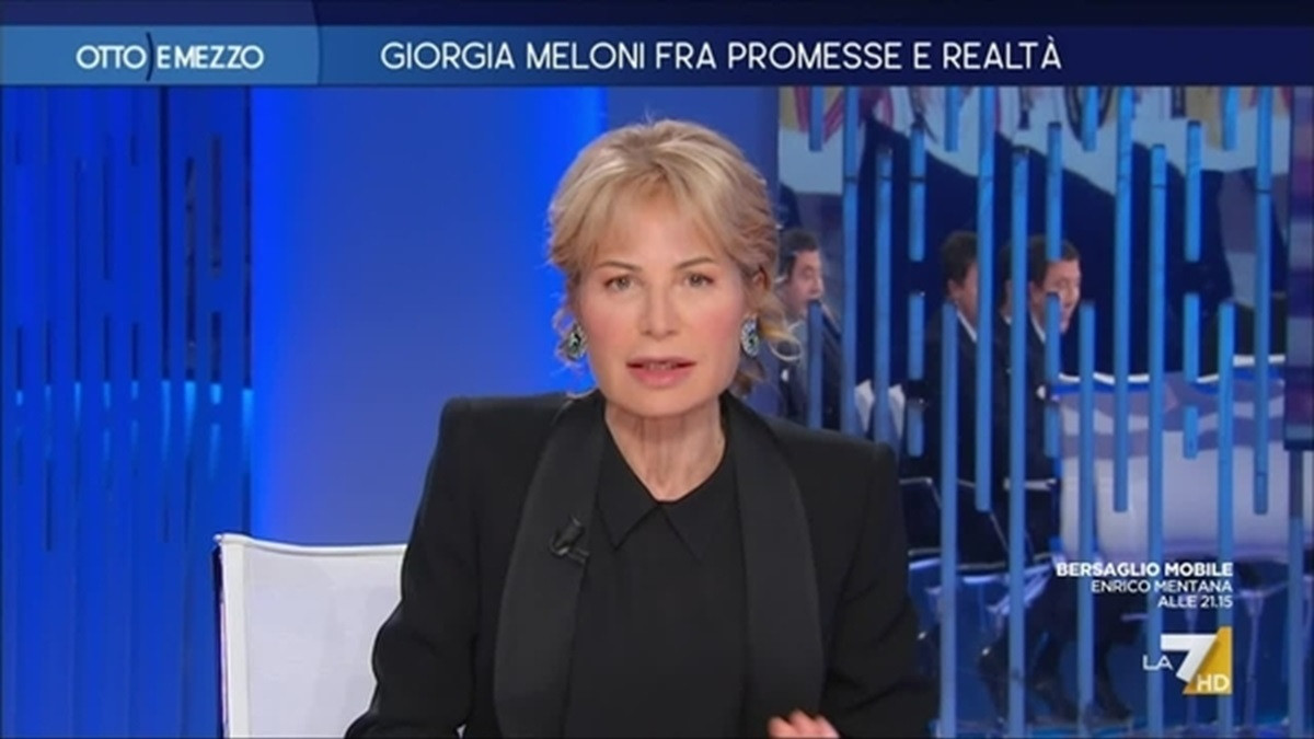 La giornalista Lilli Gruber conduce Otto e Mezzo La giornalista Lilli Gruber conduce Otto e Mezzo