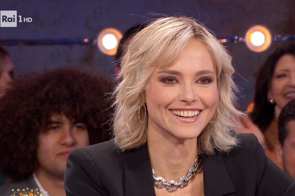 Francesca Fialdini conduce Da noi a ruota libera
