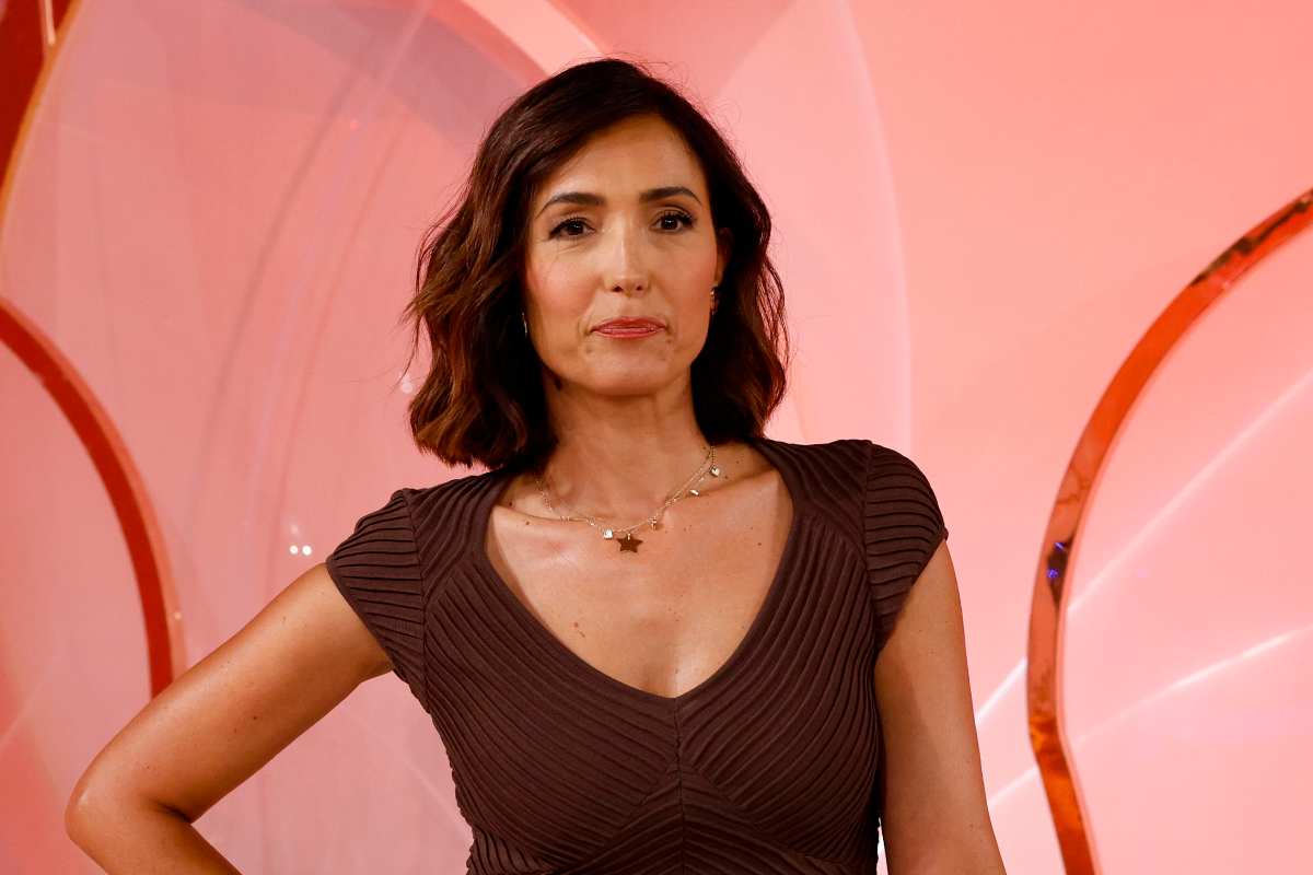 Caterina Balivo con labbra arricciate